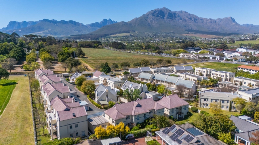 3 Bedroom Property for Sale in Onder Papegaaiberg Western Cape